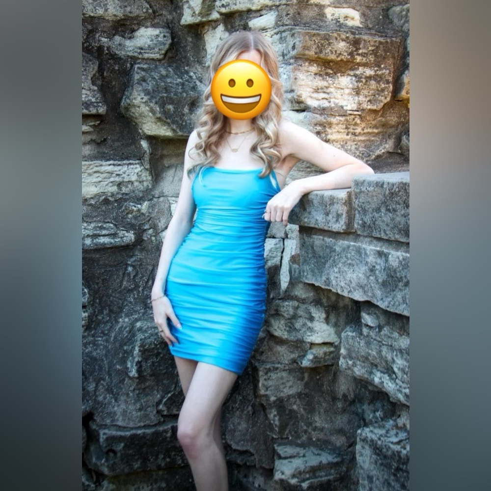 Sophia Thomas Homecoming/Prom Dress - 00